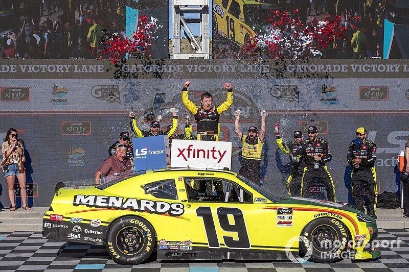 Brandon Jones takes Phoenix Xfinity win in JGR 1-2-3