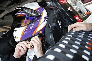 Hamlin gana carrera recortada por lluvia en Darlington
