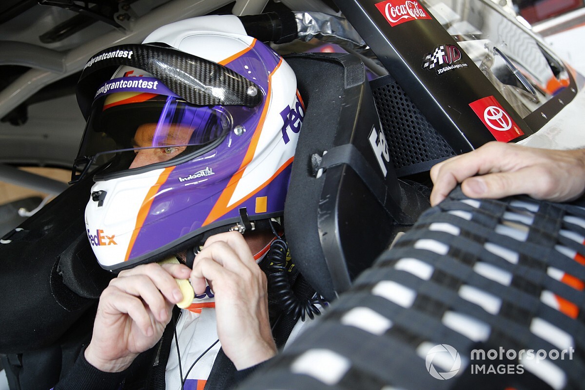 Hamlin gana carrera recortada por lluvia en Darlington