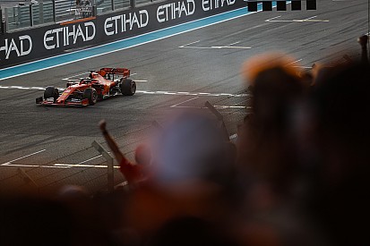 Vettel nagyon frappáns válasza arra, hogy Hamilton átveheti a helyét