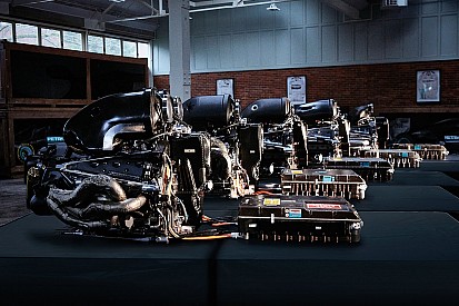 Mercedes rompe il silenzio: "Restiamo in Formula 1"