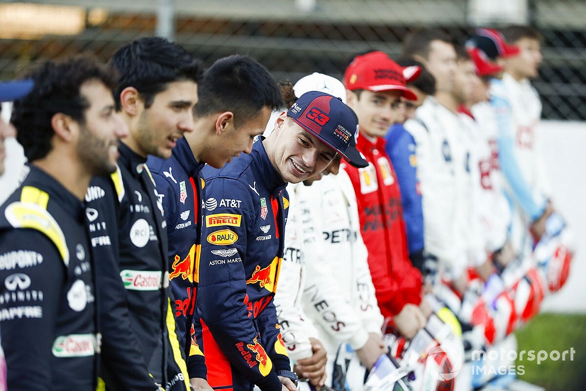 Il Mondiale di F1 riparte: è virtuale e con piloti ufficiali!
