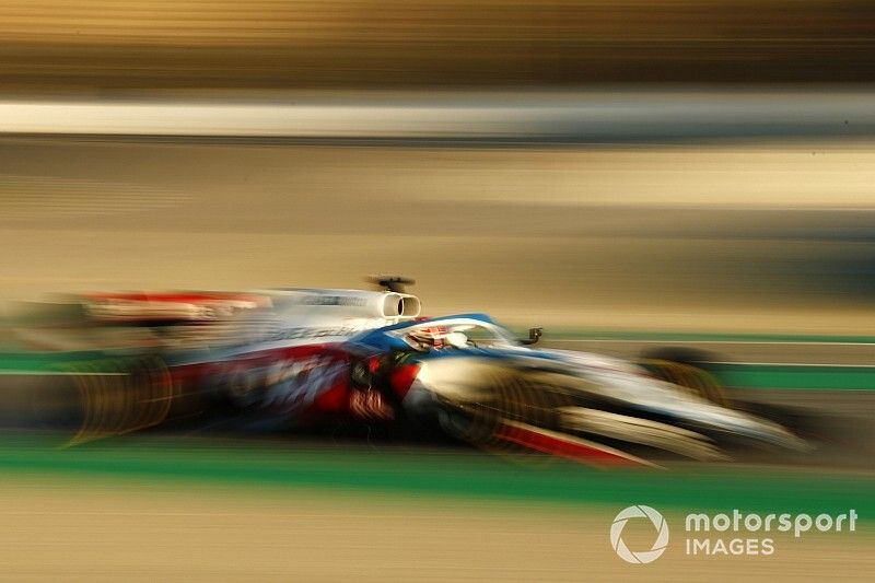 Russellt lenyűgözte a Mercedes rendszere, de nem biztos benne, hogy a Williamsnek kellene