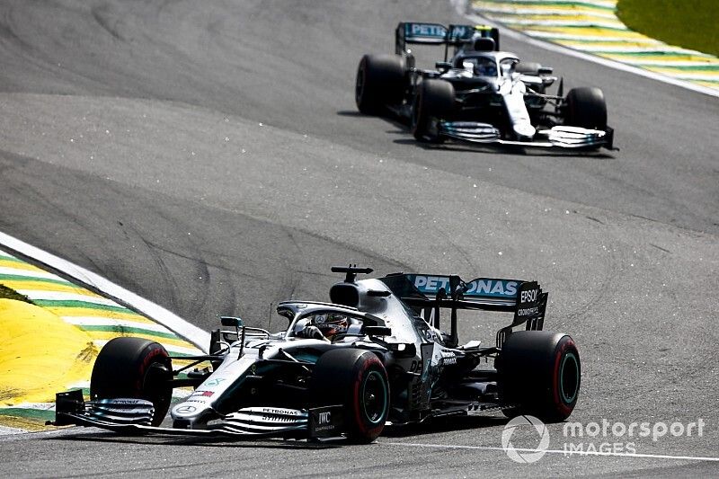 Hamilton geeft toe: "Valtteri 2.0 zette me aan het denken"