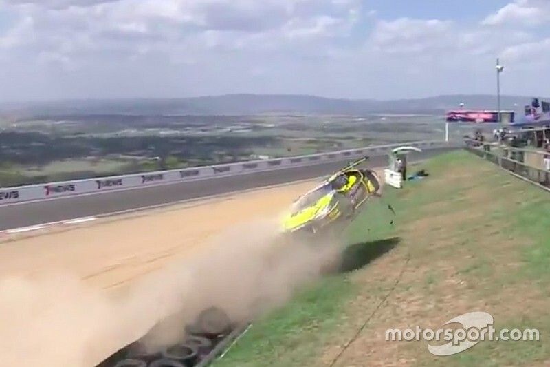 Vidéos - Les impressionnants crashs de samedi à Bathurst