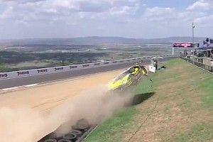 Bathurst 12 óra: berepült a Lamborghinivel (videó)