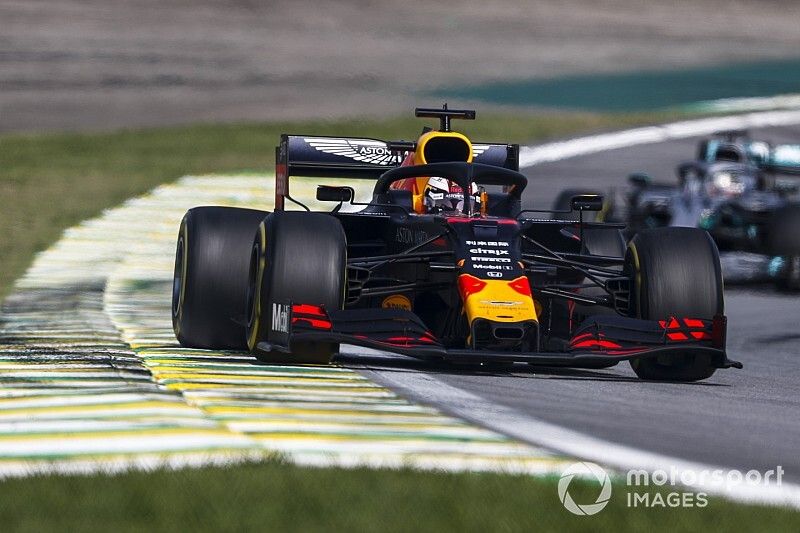 Max Verstappen, Red Bull Racing RB15 en Lewis Hamilton, Mercedes AMG F1 W10 