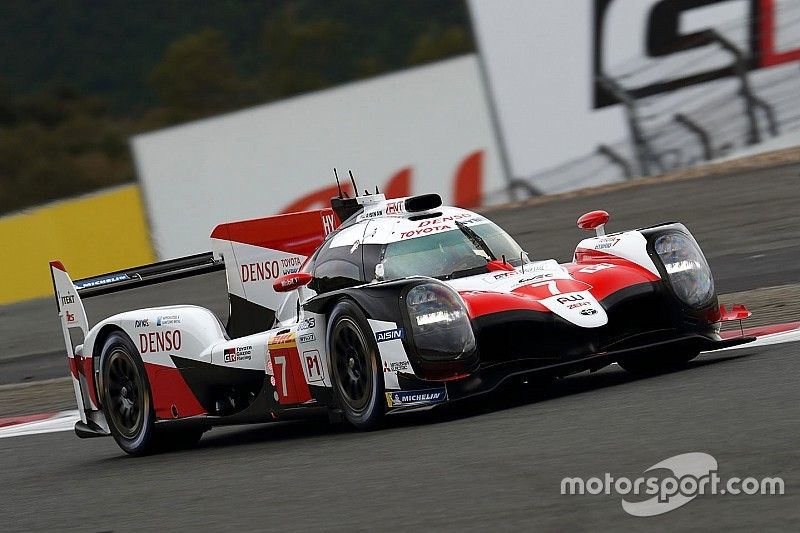 Toyota manda tras tres horas en Fuji con López al frente