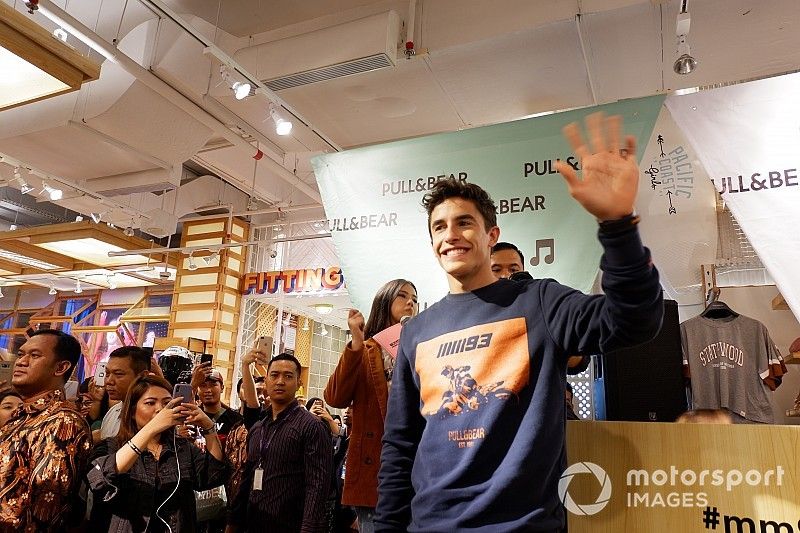 Márquez muestra la evolución de la operación en el hombro
