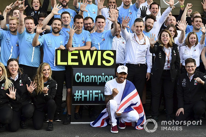 Hamilton dice que Schumacher "aún está muy por delante"