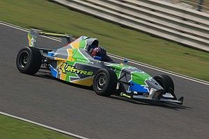 Buddh JK Tyre: Chatterjee scores dominant Race 3 win, Tharani second
