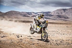 Quintanilla recupera el liderato tras lucirse en las dunas de Tanaka