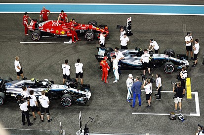 Hamilton: még egyetlen autóval sem álltunk ilyen közel egymáshoz