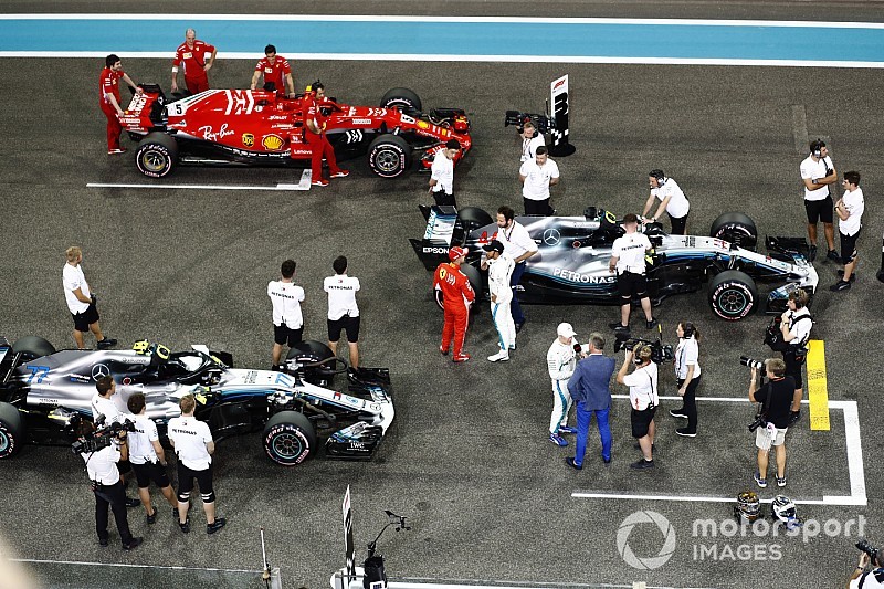Hamilton: még egyetlen autóval sem álltunk ilyen közel egymáshoz