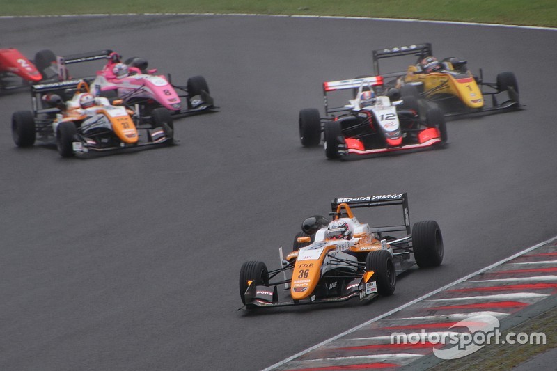 第17戦:F3王者となった坪井翔、雨でも強さを発揮し今季14勝目