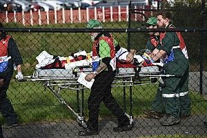 Crutchlow se someterá a una segunda operación y puede no volver a correr hasta 2019