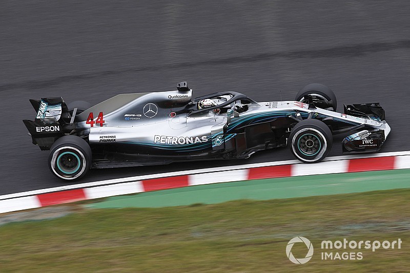 Hamilton voert de boventoon in eerste training Japan, Verstappen op P6
