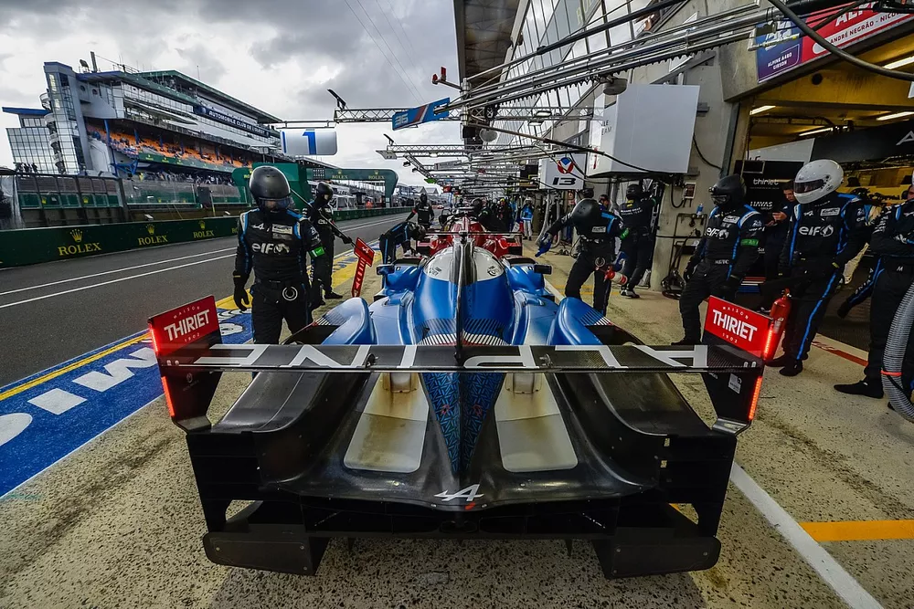 #36 Alpine Elf Team Alpine A480 - Gibson LMP1 - Andre Negrao, Nicolas Lapierre, Matthieu Vaxiviere