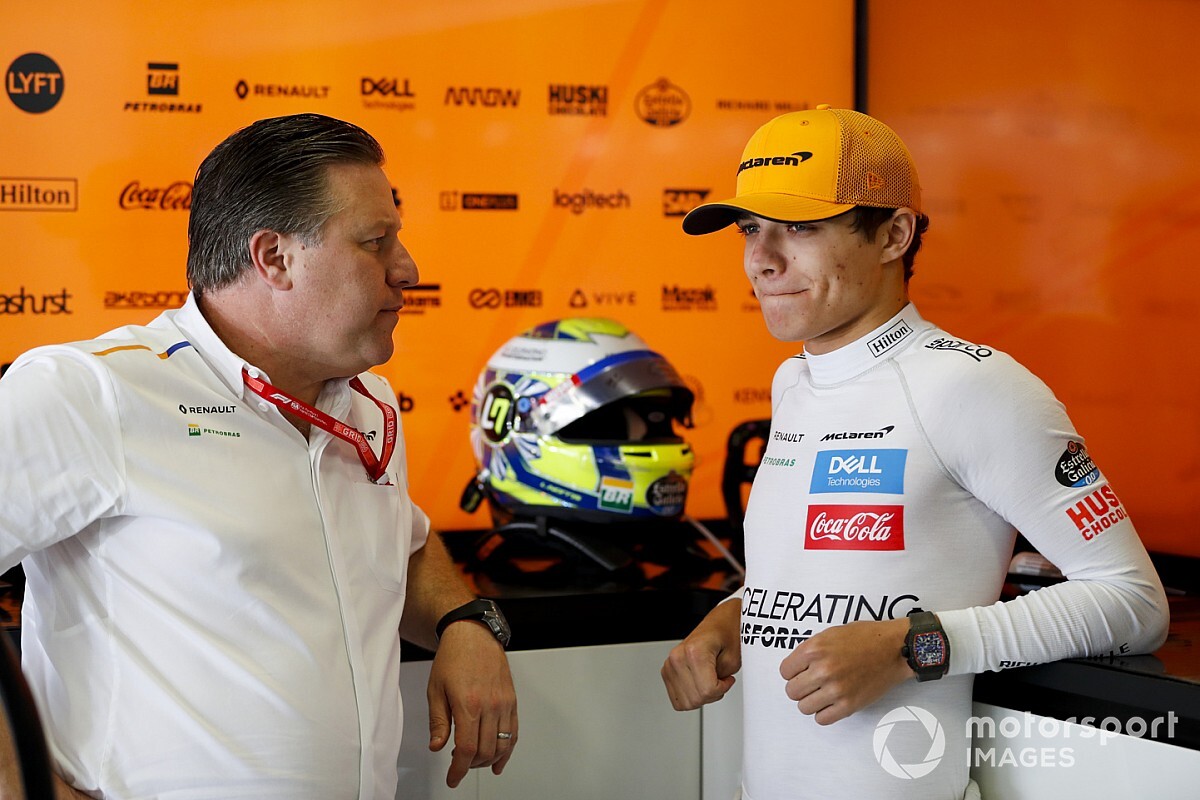 Amikor a saját F1-es csapafőnököd ellen játszol: „OH, ZAK A FALBAN!!!!”
