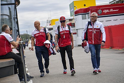Kimi Räikkönen vérbeli kigyúrt spártai lett