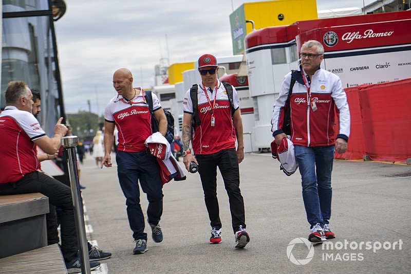 Kimi Räikkönen vérbeli kigyúrt spártai lett