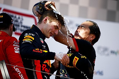 Verstappen fantasztikus versenyen győzött Leclerc előtt Ausztriában!