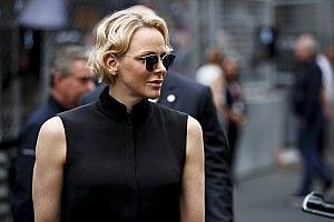Księżna Charlene wystawia Ferrari