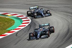 Mercedes tak bisa berbuat apa-apa soal dominasi