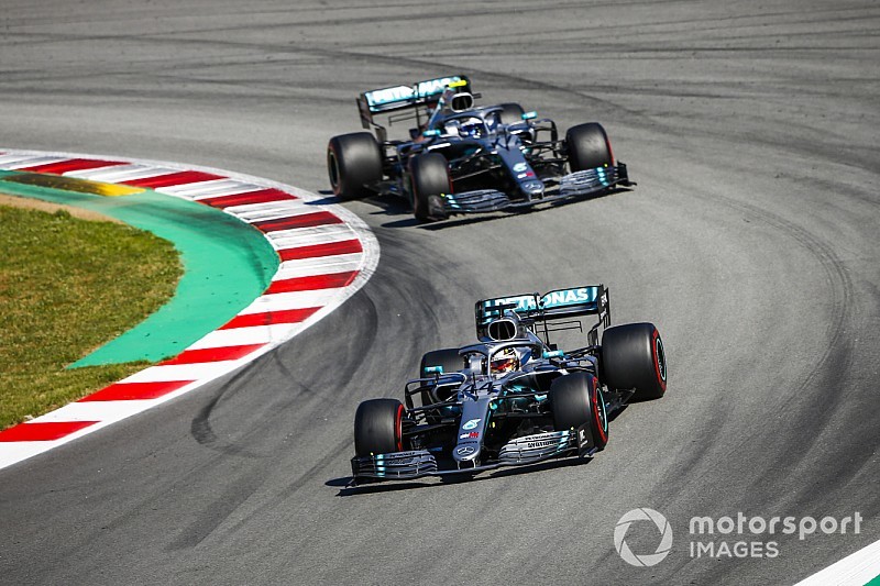 Mercedes tak bisa berbuat apa-apa soal dominasi