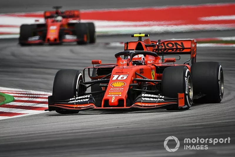 Charles Leclerc, Ferrari SF90, devant Sebastian Vettel, Ferrari SF90