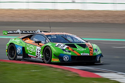La Lamborghini del Grasser Racing conquista la pole anche a Silverstone
