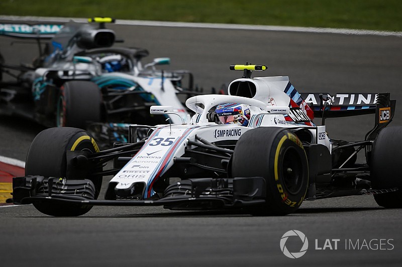 Bottas fue penalizado por un incidente con Sirotkin en la salida