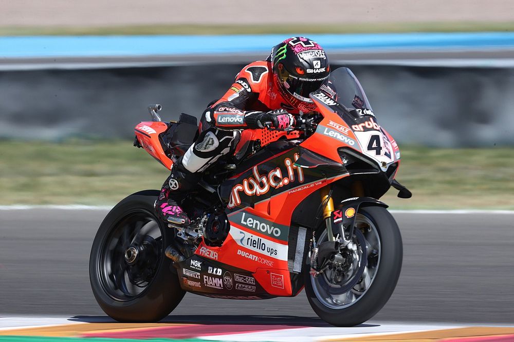 Redding scoort pole voor eerste WSBK-race in Argentinië