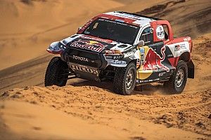 Al-Attiyah “really lucky” to finish Dakar stage after mechanical scare