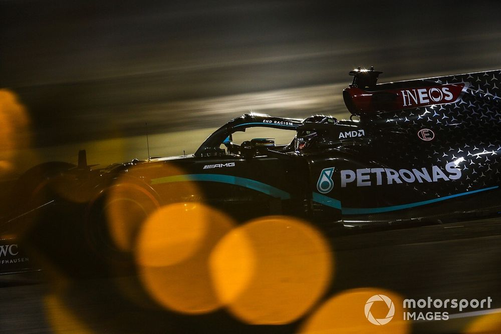 Mercedes doet filmdag na de pre-season test in Bahrein
