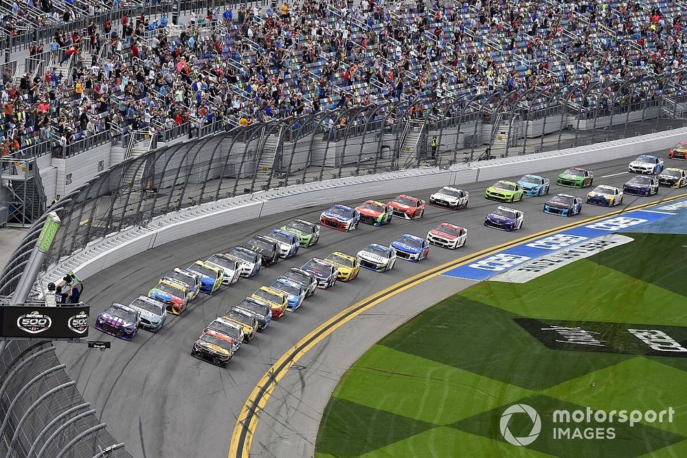 Reviewing Netflix's NASCAR sitcom The Crew