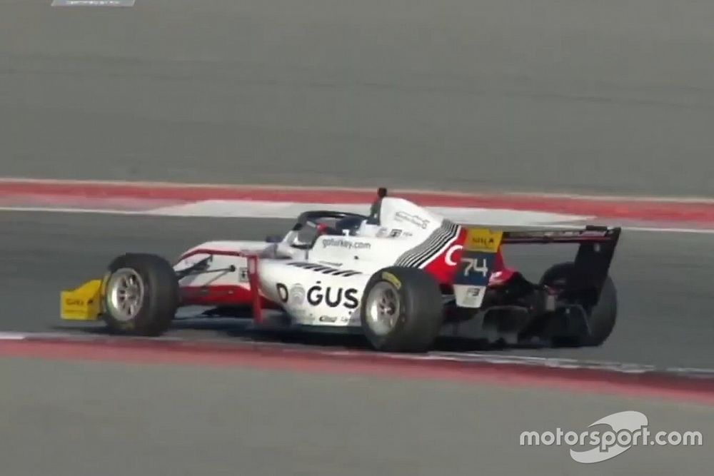 F3 Asya Dubai 3. yarış: Son yarışı Chovet kazandı, Cem sekizinci oldu!
