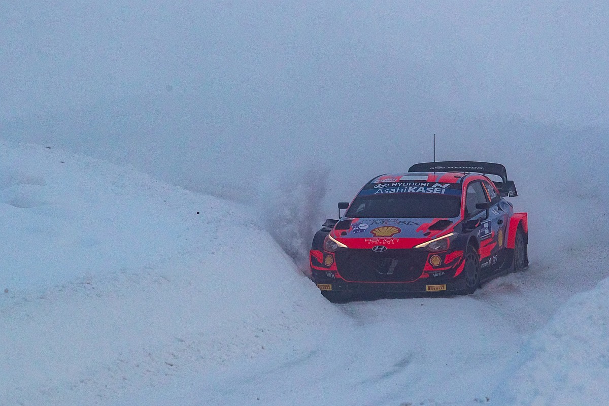 Tanak Pimpin Hari Pertama Reli Arctic
