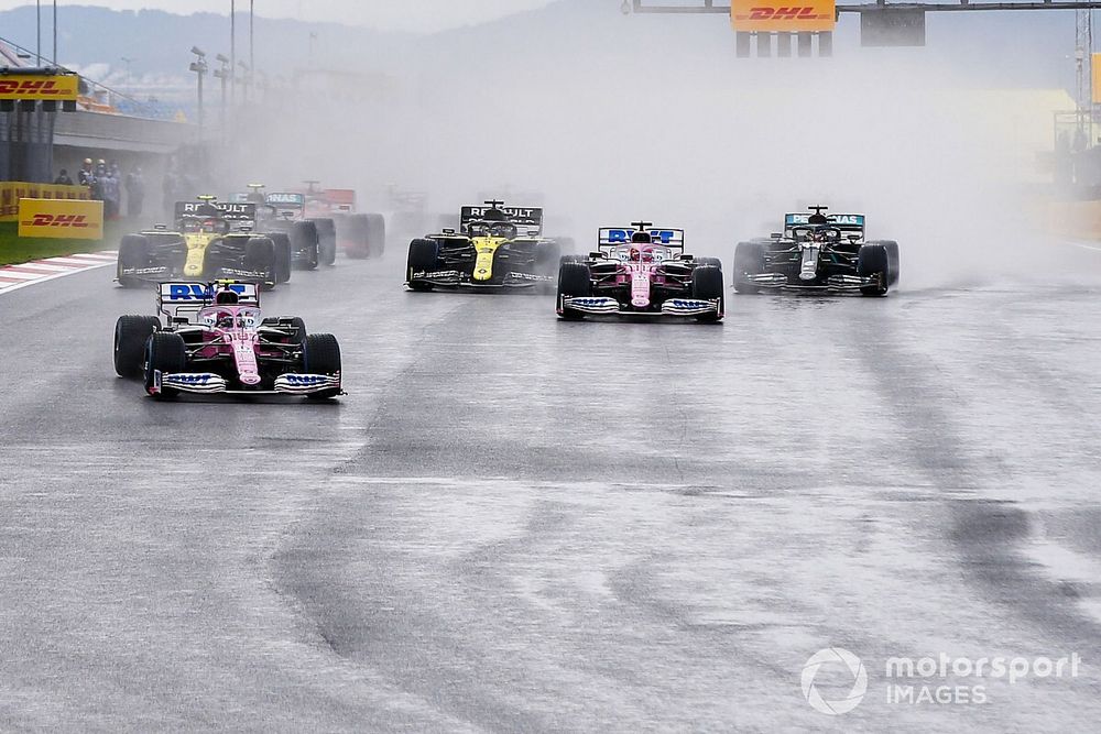 Lance Stroll, Racing Point RP20, Sergio Perez, Racing Point RP20, Daniel Ricciardo, Renault F1 Team R.S.20, Esteban Ocon, Renault F1 Team R.S.20, Lewis Hamilton, Mercedes F1 W11, et le reste des monoplaces au départ