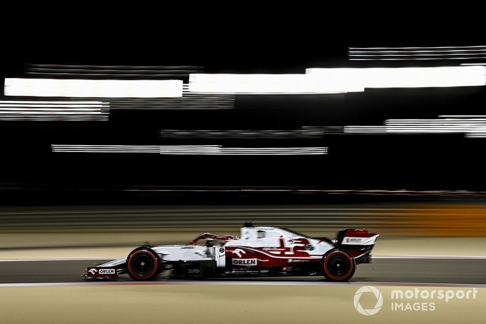 Räikkönen szép előzése Russell ellen: Jégember, de nem vénember! (videó)