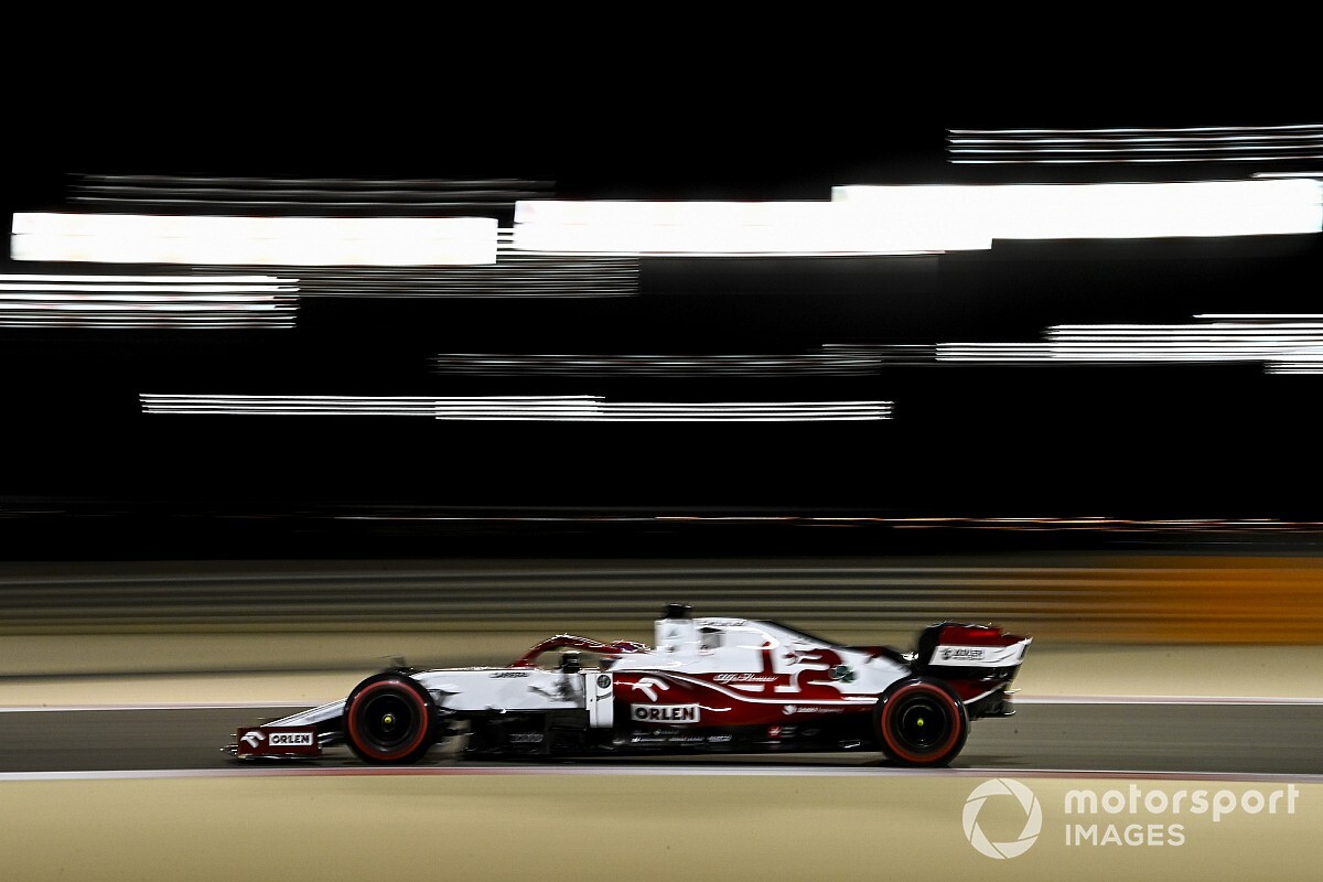 Räikkönen szép előzése Russell ellen: Jégember, de nem vénember! (videó)