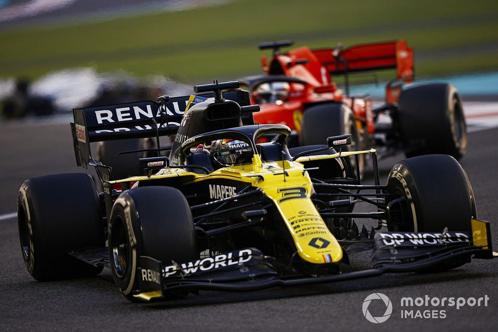 Daniel Ricciardo, Renault F1 Team R.S.20, Sebastian Vettel, Ferrari SF1000