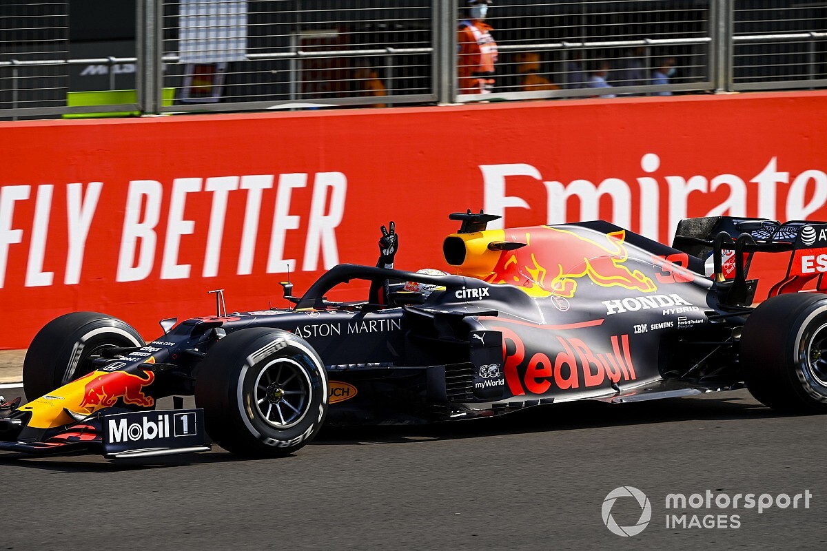 Verstappen: "Essa é a única chance, não vou ficar aqui sentado como uma vovózinha"
