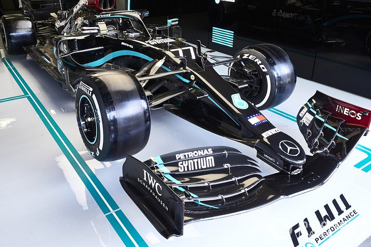 Red Bull подала протест на систему DAS у Mercedes