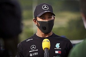 Hamilton cita NBA para criticar pilotos da F1 que não se ajoelham contra racismo