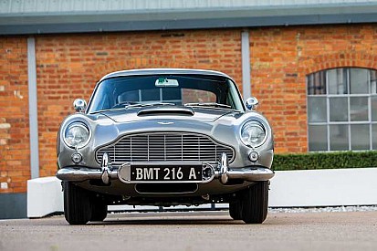 Videó: James Bond Aston Martin DB5-jeinek titkos élete