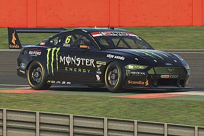 De Pasquale, Waters win Silverstone races