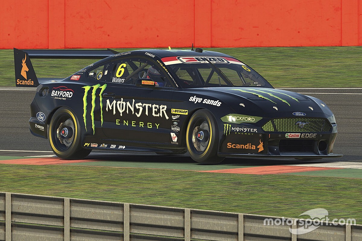 De Pasquale, Waters win Silverstone races