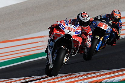 Valencia, Libere 2: Ducati ok con Lorenzo primo e Dovi terzo, cade Marquez