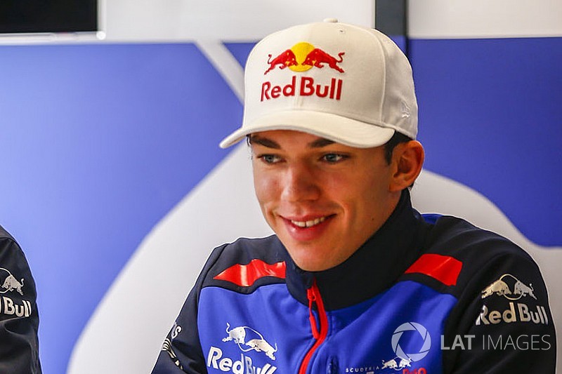 F1フル参戦を迎えるガスリー「最高の結果を得たい」とマシン向上を願う